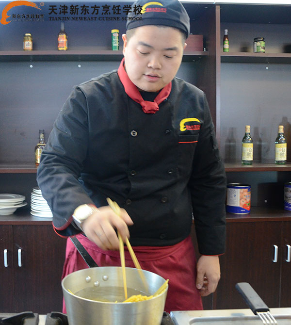天津新东方学厨师